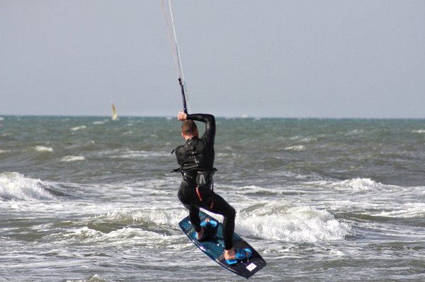 Matériel de kitesurf : le guide pour bien choisir